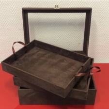 Ящик-шкатулка с прозрачной крышкой и вынимающимися планшетами - коричневая элитная замша